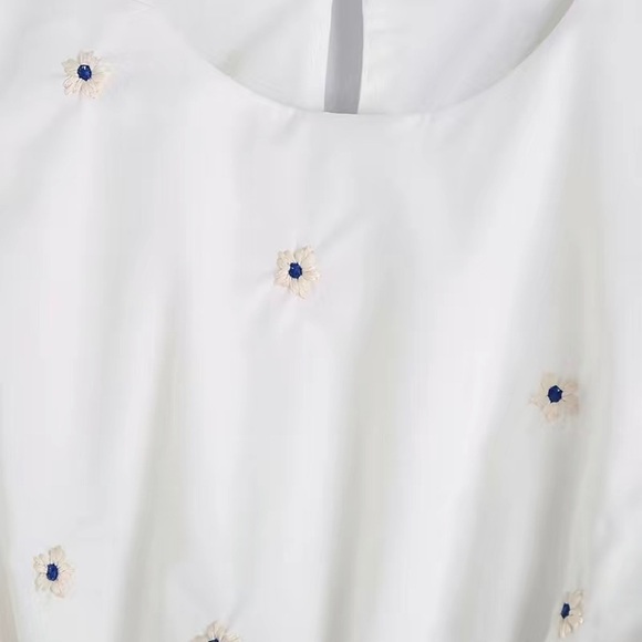 COPY - New crisp white blouse with small blue flowers. So sweet but boho sexy - Picture 4 of 7